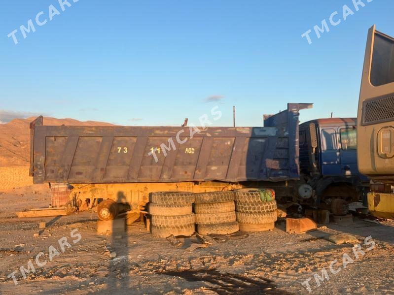 Howo Sinotruk 2011 - 200 000 TMT - Балканабат - img 2
