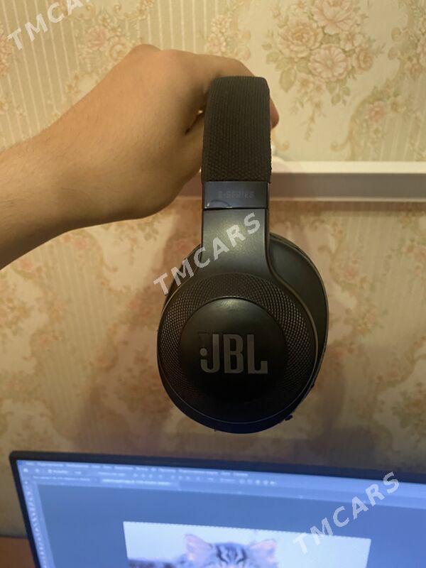 JBL E55BT - Гаудан "В" - img 3