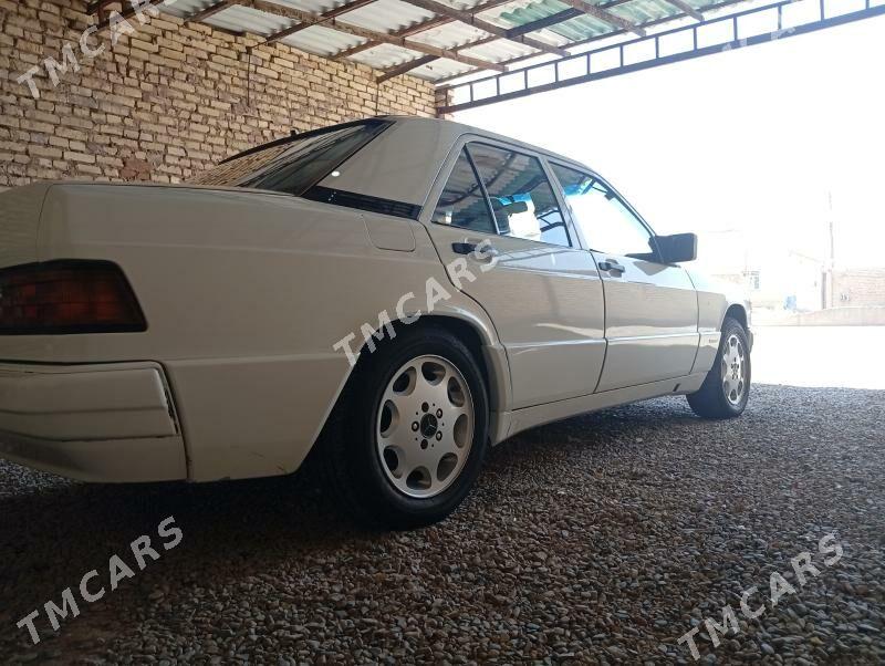 Mercedes-Benz 190E 1990 - 35 000 TMT - Теджен - img 3