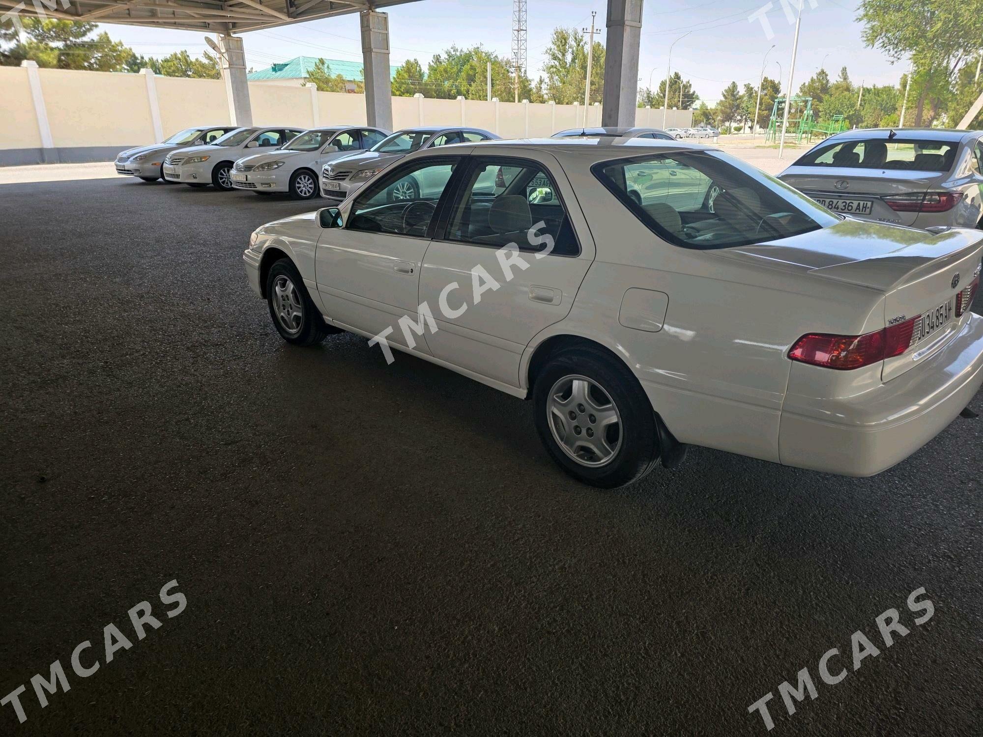 Toyota Camry 2000 - 125 000 TMT - Анев - img 3