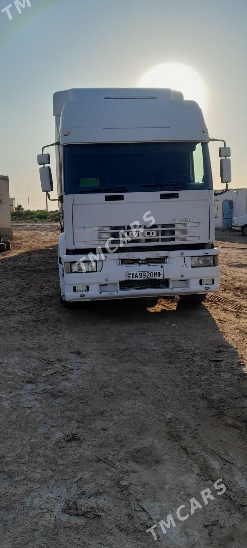 Iveco Stralis 450 2001 - 500 000 TMT - Мургап - img 2