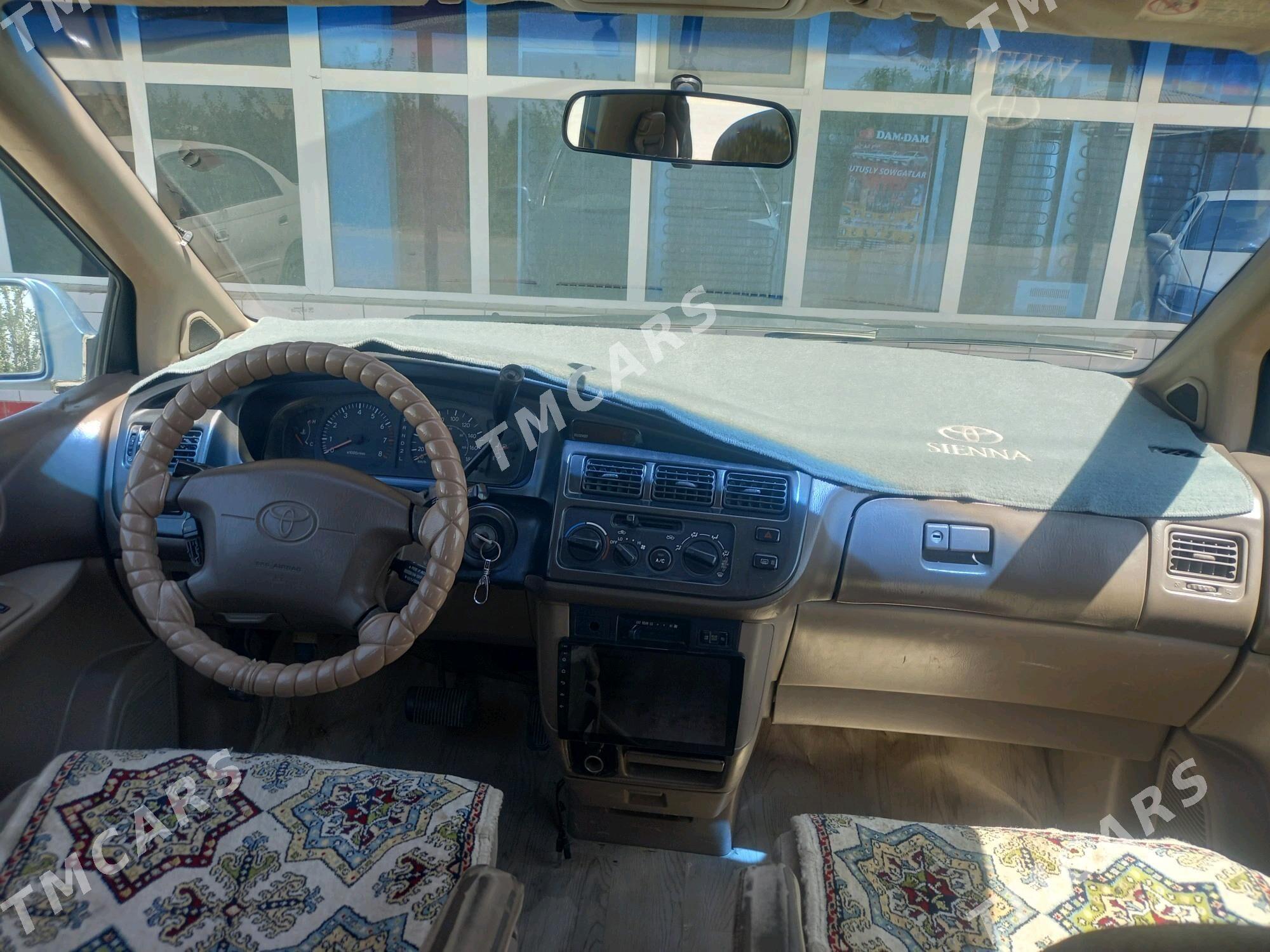 Toyota Sienna 2000 - 115 000 TMT - Сакарчага - img 3