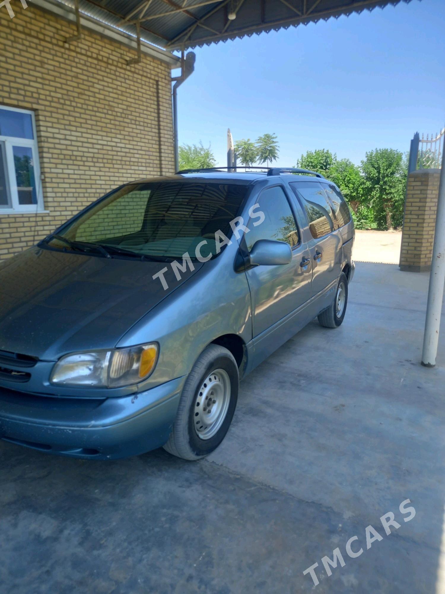 Toyota Sienna 2000 - 115 000 TMT - Сакарчага - img 6