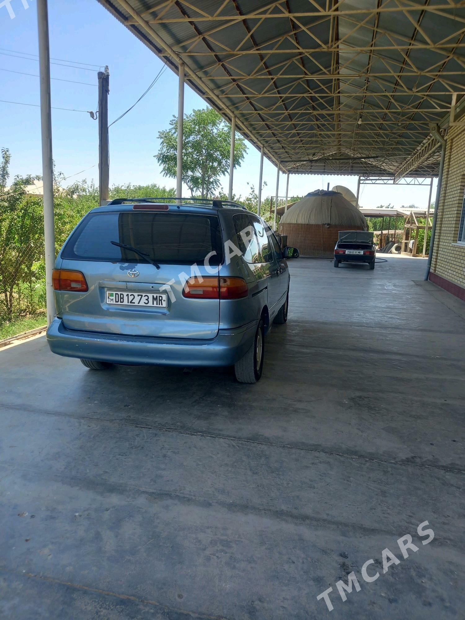 Toyota Sienna 2000 - 115 000 TMT - Сакарчага - img 2