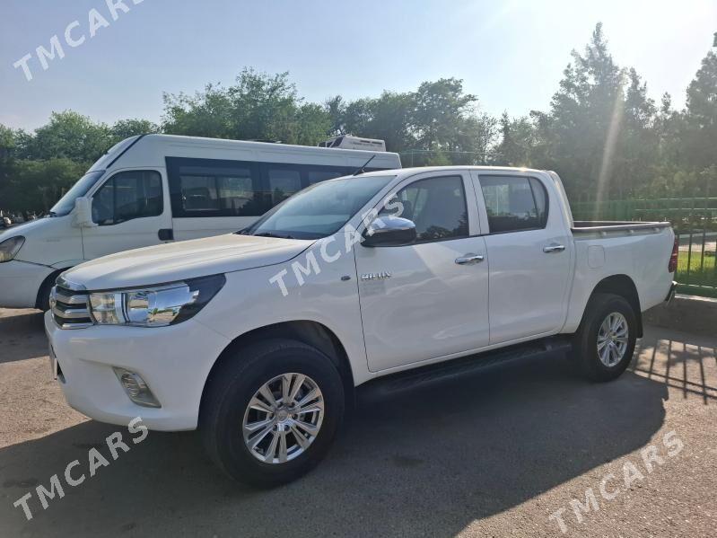 Toyota Hilux 2021 - 500 000 TMT - Aşgabat - img 2