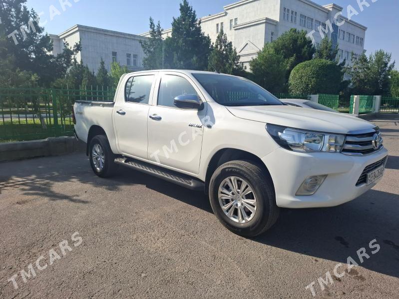 Toyota Hilux 2021 - 500 000 TMT - Aşgabat - img 3
