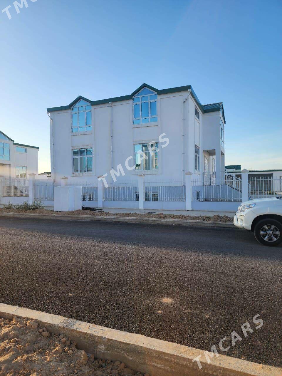 Satlyk jaý gami kottej. 600m² - Ak bugdaý etraby - img 4