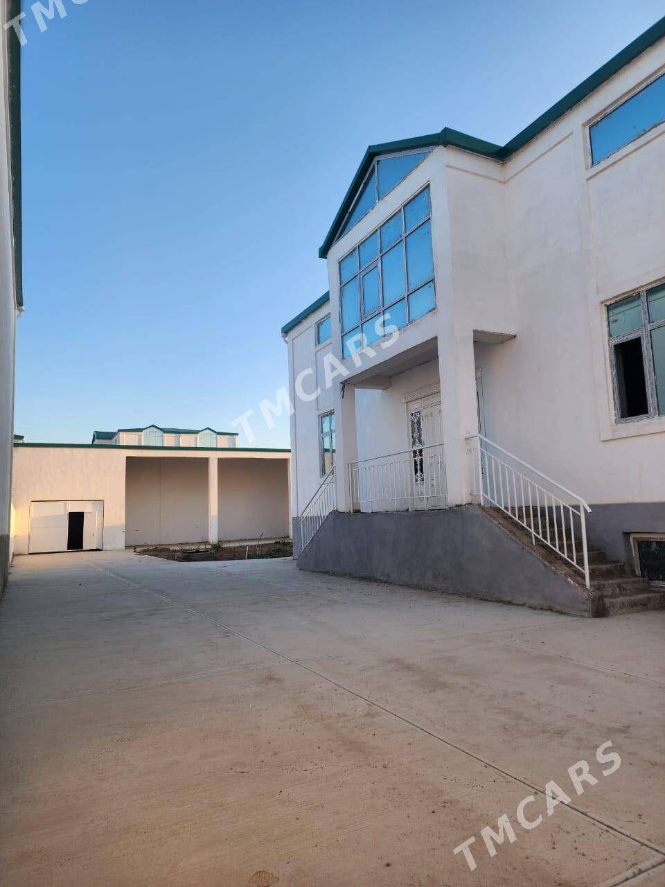 Satlyk jaý gami kottej. 600m² - Ak bugdaý etraby - img 2