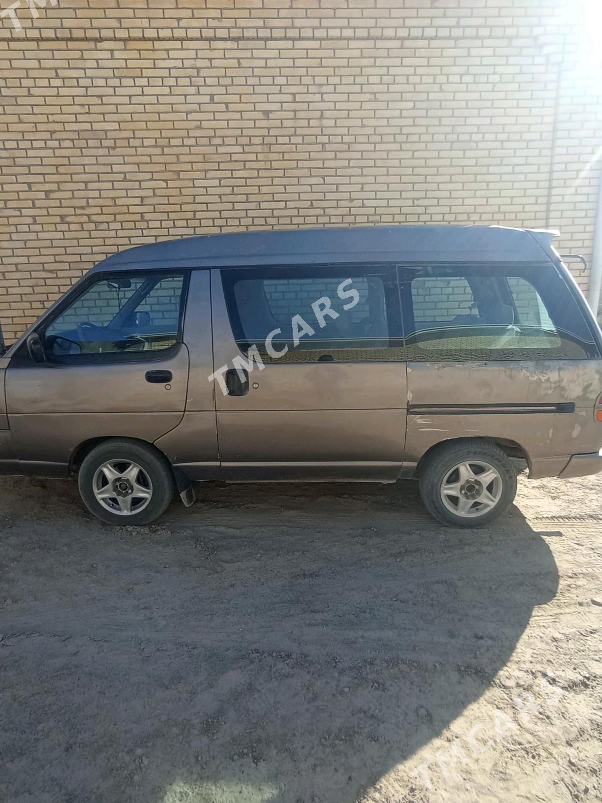 Toyota Previa 1996 - 18 000 TMT - Мары - img 2