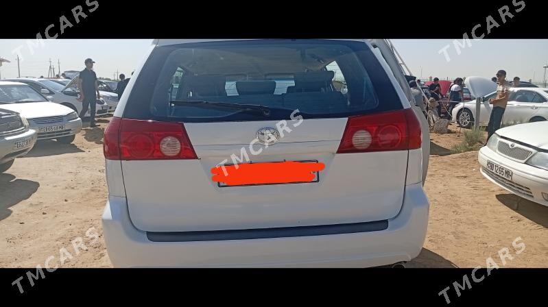 Toyota Sienna 2005 - 170 000 TMT - Мары - img 4