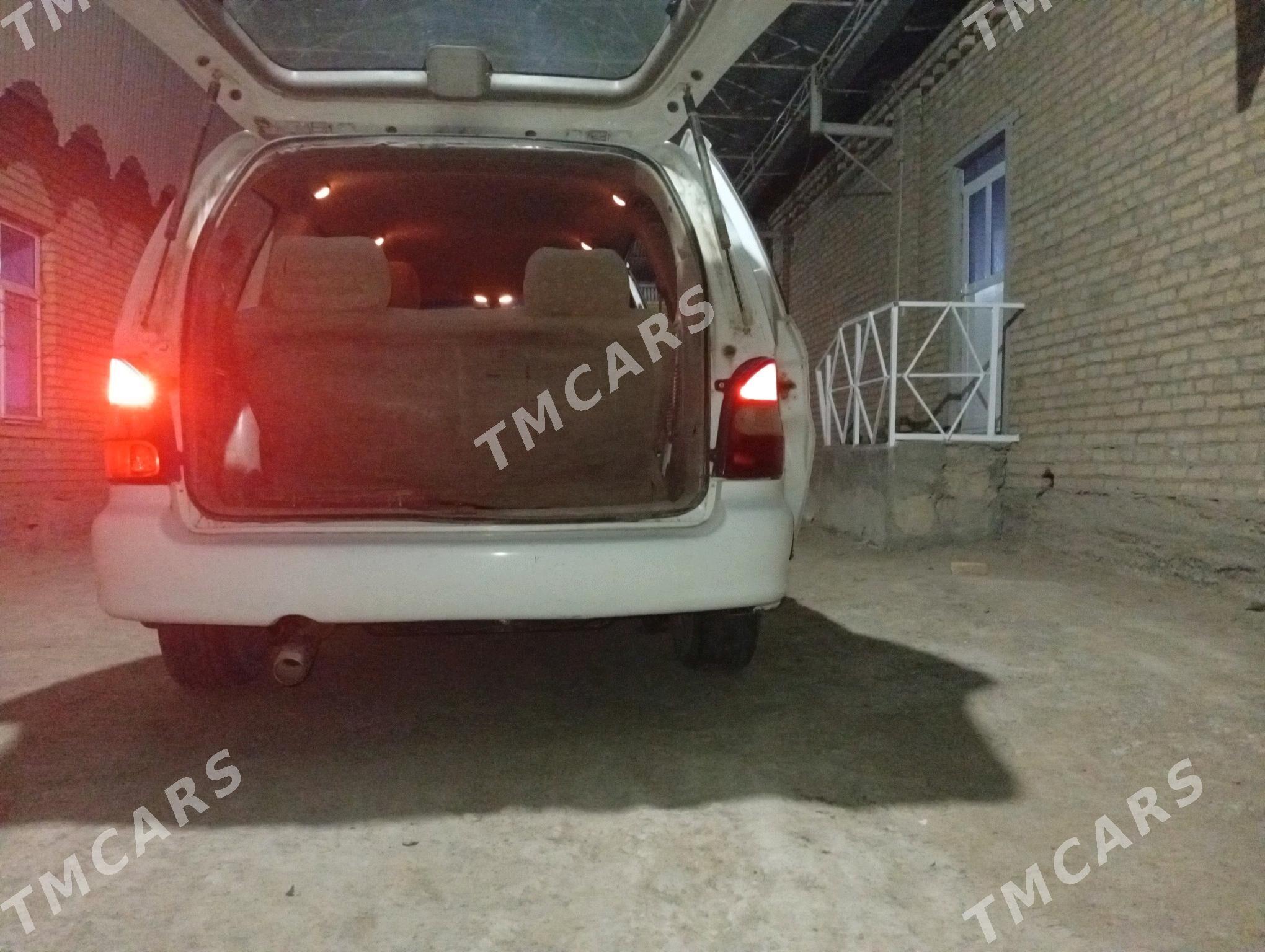 Kia Carnival 2005 - 55 000 TMT - Baýramaly - img 5