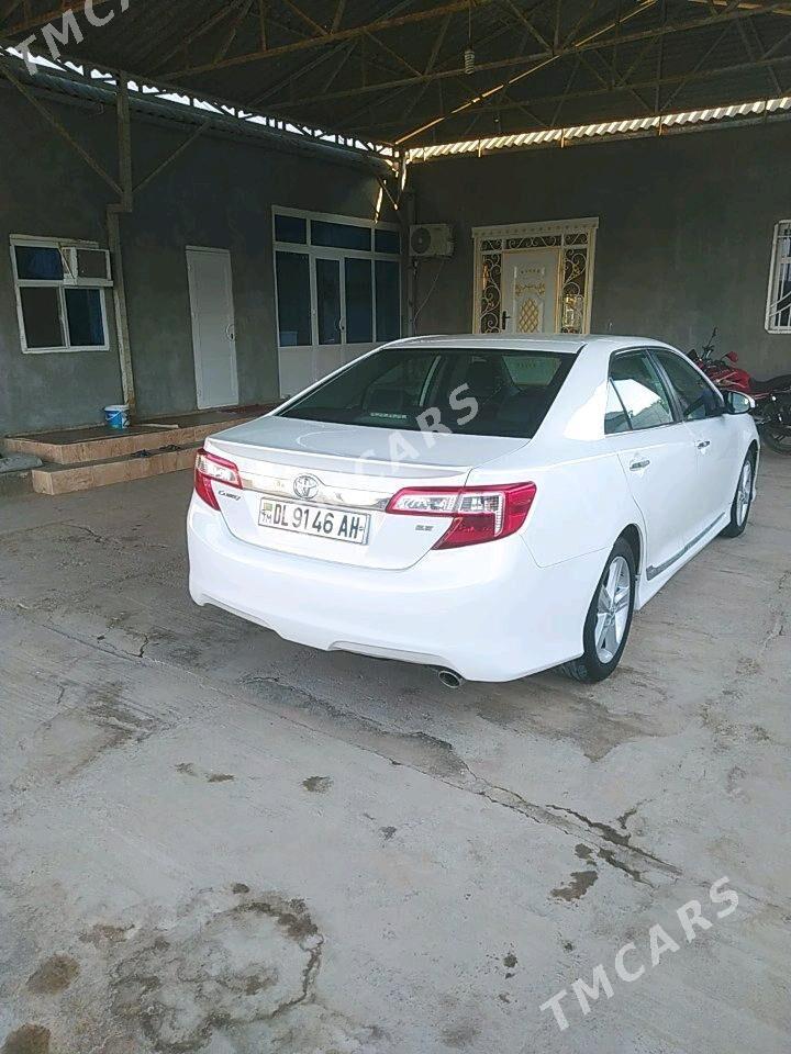 Toyota Camry 2013 - 200 000 TMT - Теджен - img 2