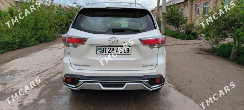 Toyota Highlander 2016 - 420 000 TMT - Сакар - img 6