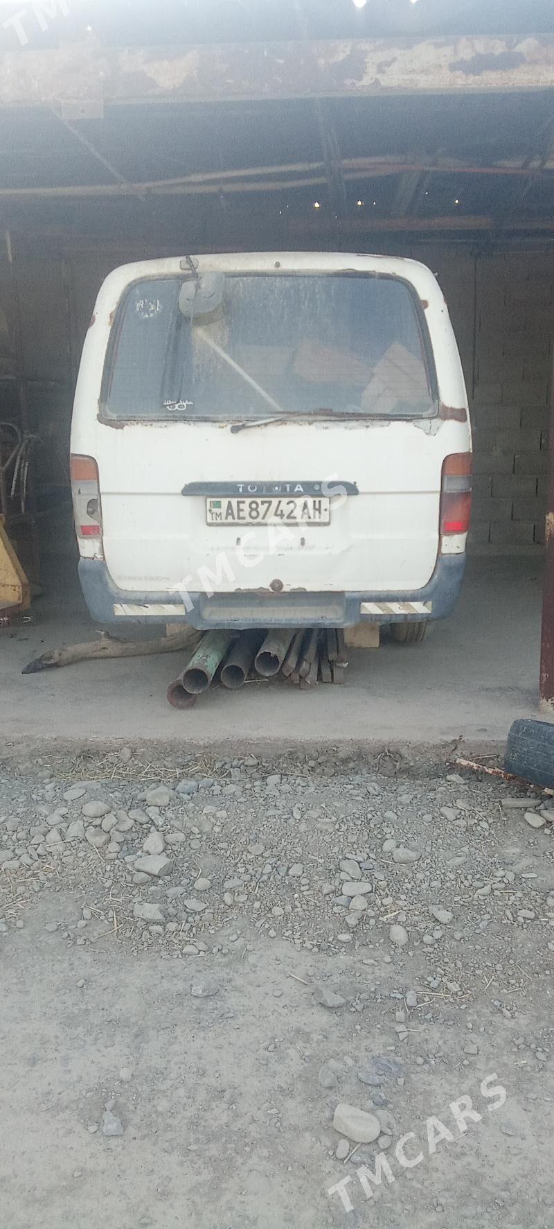 Toyota Hiace 1992 - 35 000 TMT - Бахарден - img 3