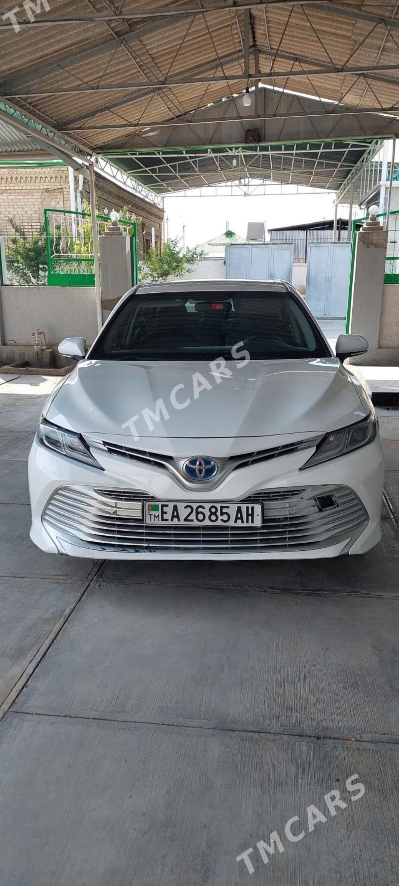 Toyota Camry 2019 - 230 000 TMT - Бузмеин - img 2
