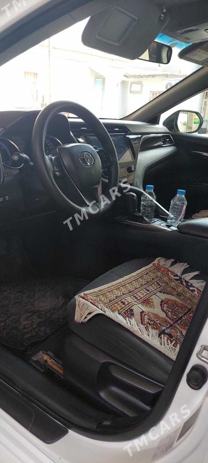Toyota Camry 2019 - 230 000 TMT - Бузмеин - img 6