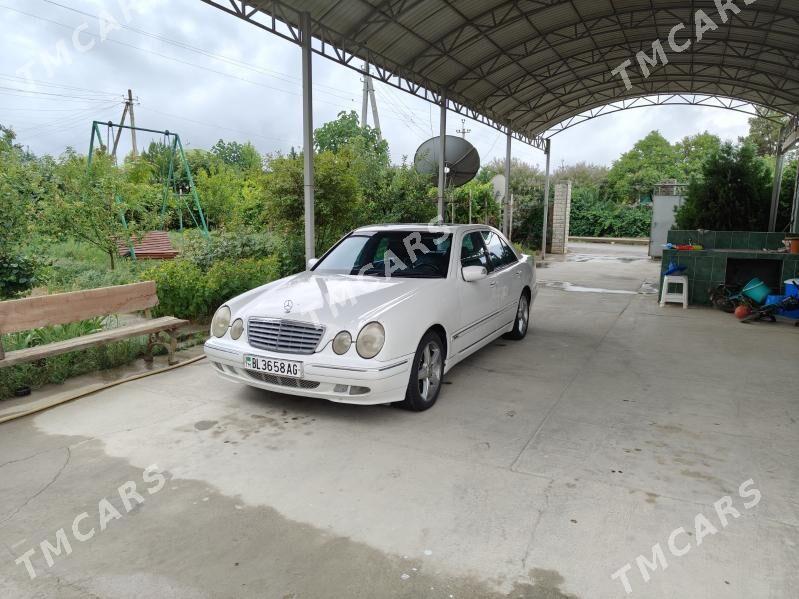 Mercedes-Benz E320 2000 - 115 000 TMT - Багир - img 3