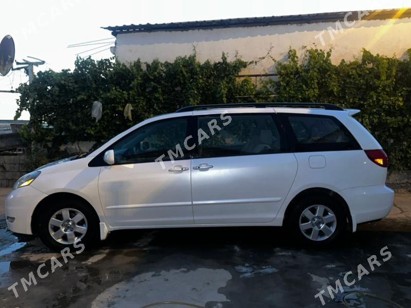 Toyota Sienna 2006 - 220 000 TMT - Балканабат - img 3