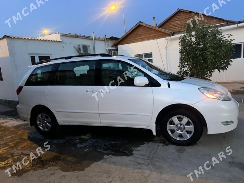 Toyota Sienna 2006 - 220 000 TMT - Балканабат - img 4
