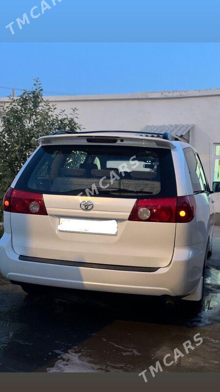Toyota Sienna 2006 - 220 000 TMT - Балканабат - img 2