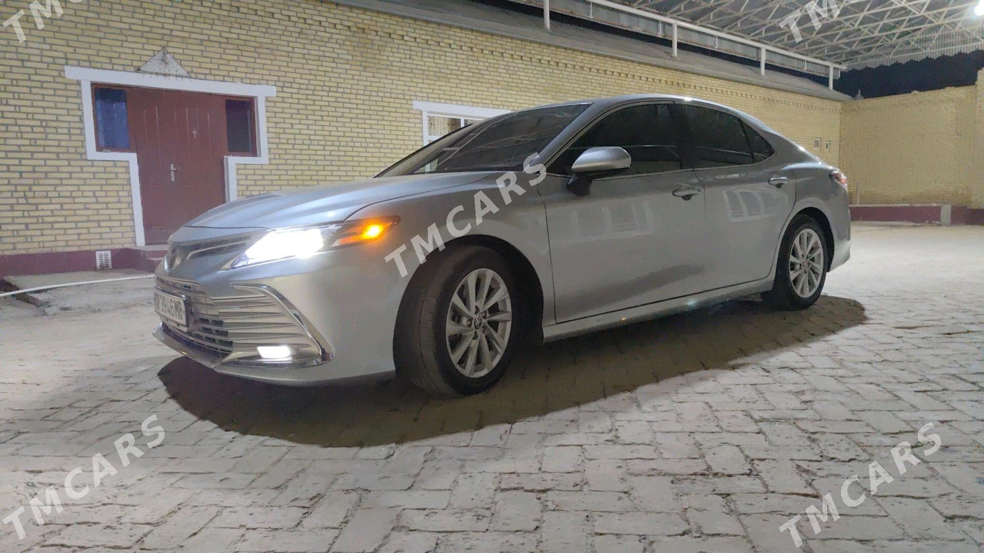 Toyota Camry 2021 - 300 000 TMT - Baýramaly - img 4
