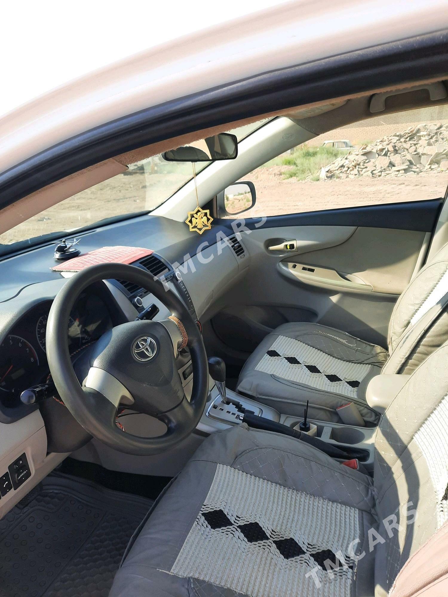 Toyota Corolla 2011 - 135 000 TMT - Ходжамбаз - img 4