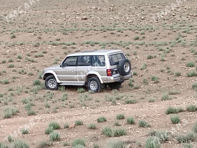 Mitsubishi Pajero 1992 - 40 000 TMT - Балканабат - img 4