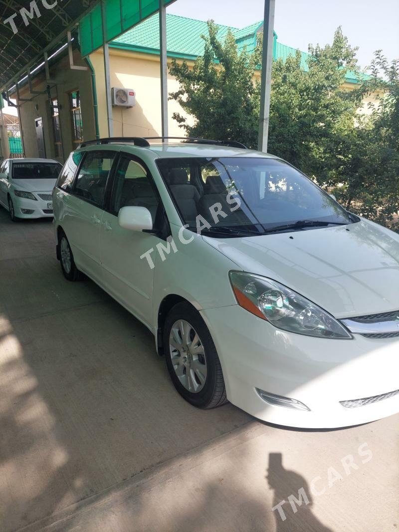 Toyota Sienna 2008 - 215 000 TMT - Ашхабад - img 4