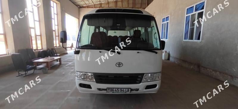 Toyota Coaster 2008 - 400 000 TMT - Türkmenabat - img 3
