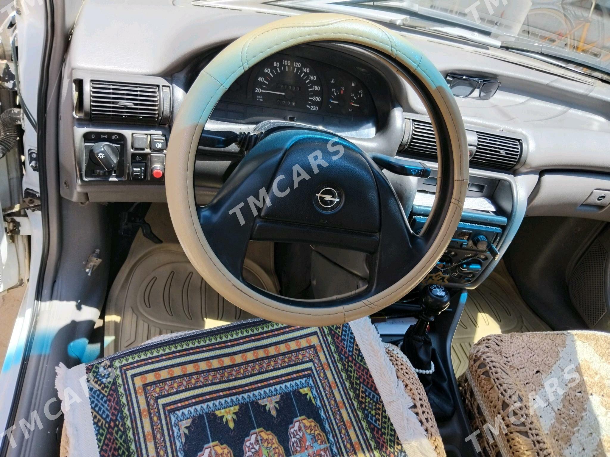 Opel Astra 1992 - 30 000 TMT - Ýolöten - img 2