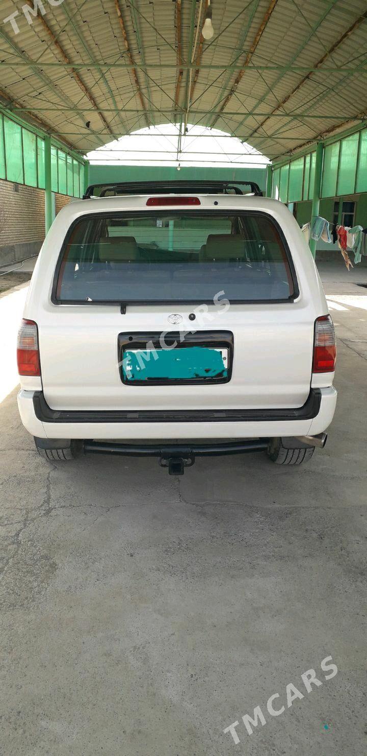 Toyota 4Runner 2000 - 145 000 TMT - Kaka - img 4