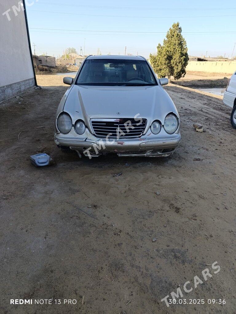 Mercedes-Benz E430 2000 - 70 000 TMT - Гороглы (Тагта) - img 4