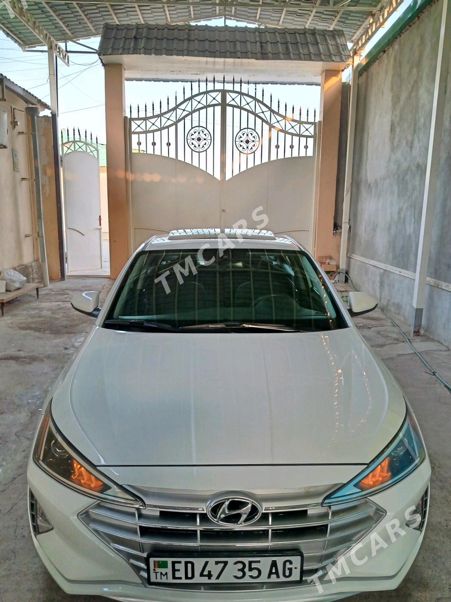 Hyundai Elantra 2020 - 240 000 TMT - Büzmeýin - img 9