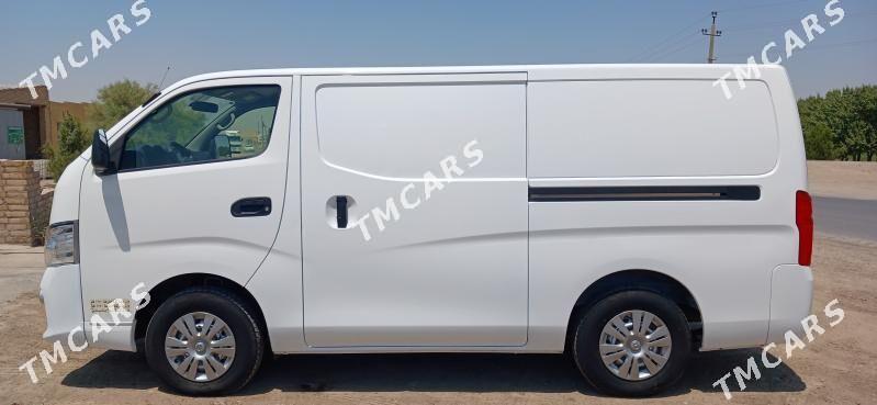 Nissan Urvan 2021 - 325 000 TMT - Керки - img 2
