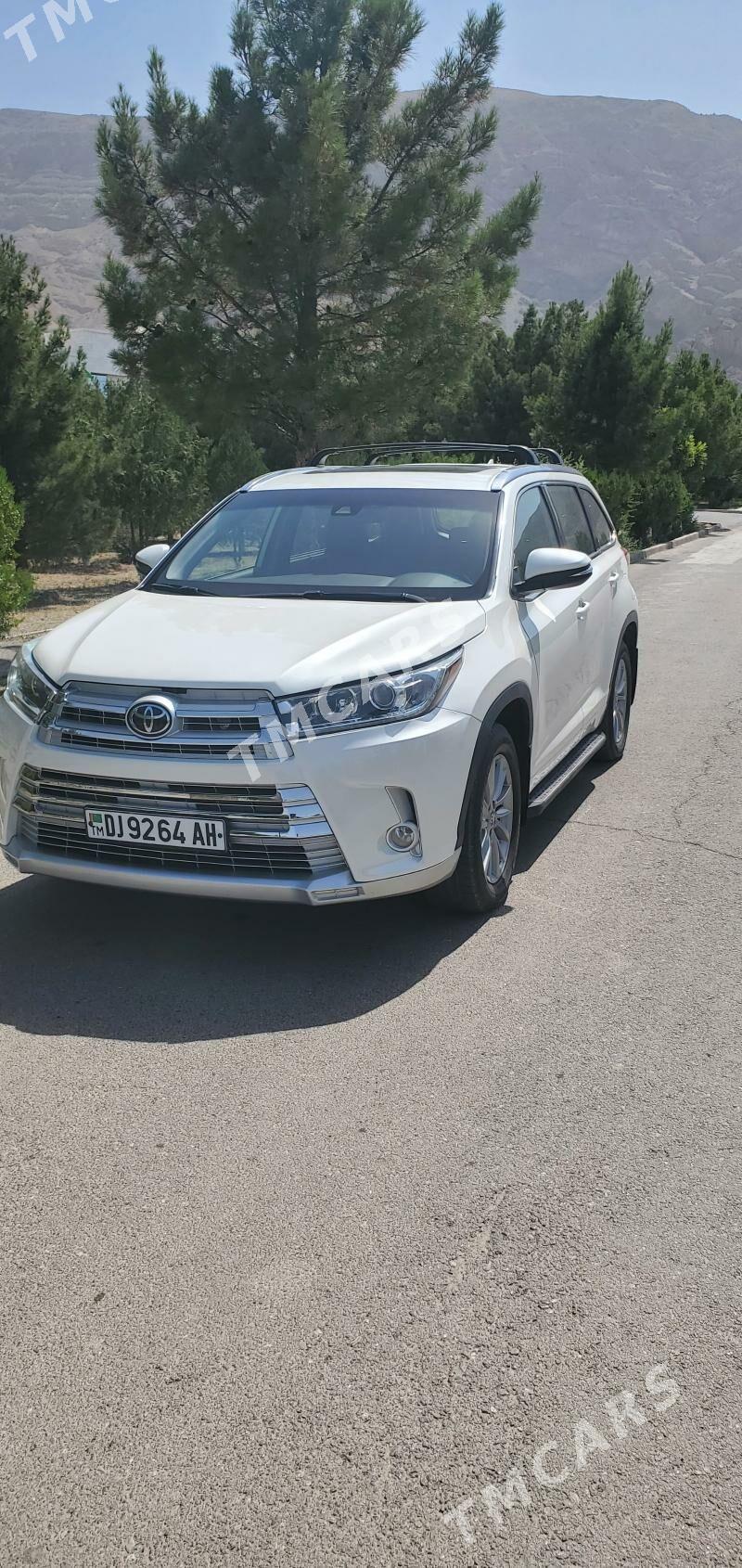 Toyota Highlander 2018 - 430 000 TMT - Бахарден - img 1