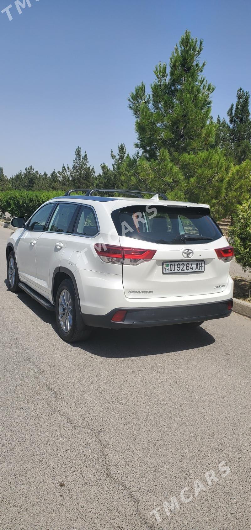 Toyota Highlander 2018 - 430 000 TMT - Бахарден - img 2