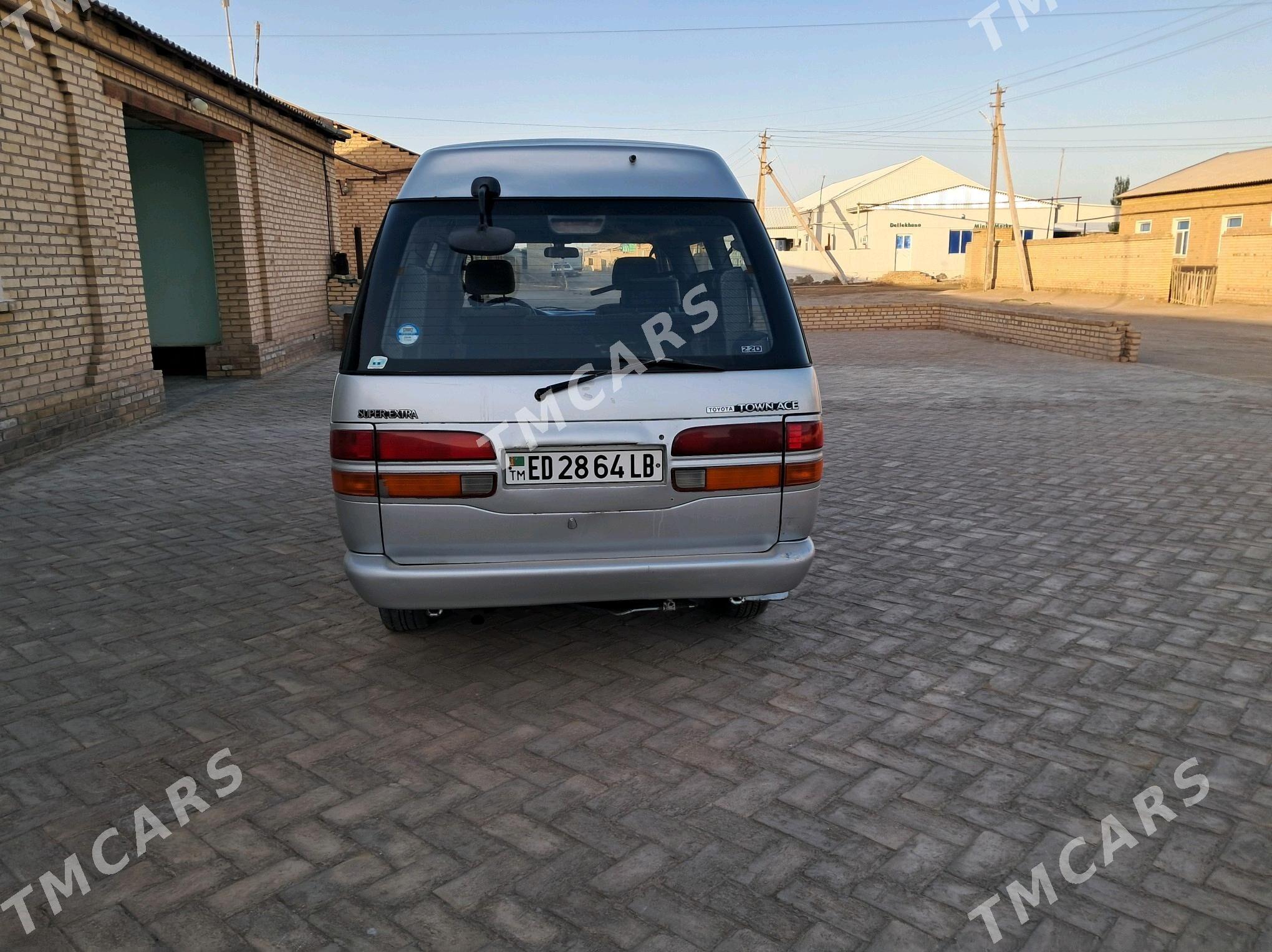 Toyota Town Ace 1993 - 60 000 TMT - Kerki - img 7