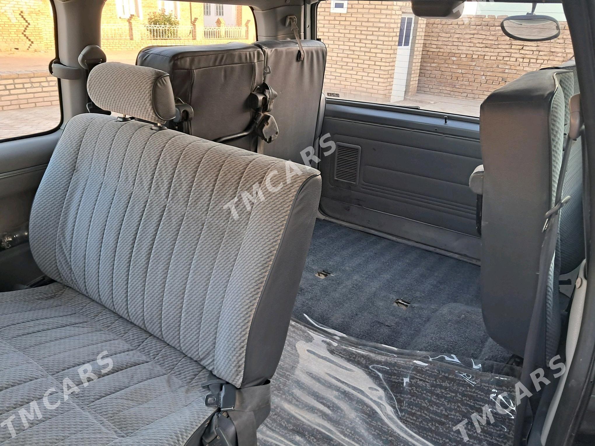 Toyota Town Ace 1993 - 60 000 TMT - Kerki - img 9