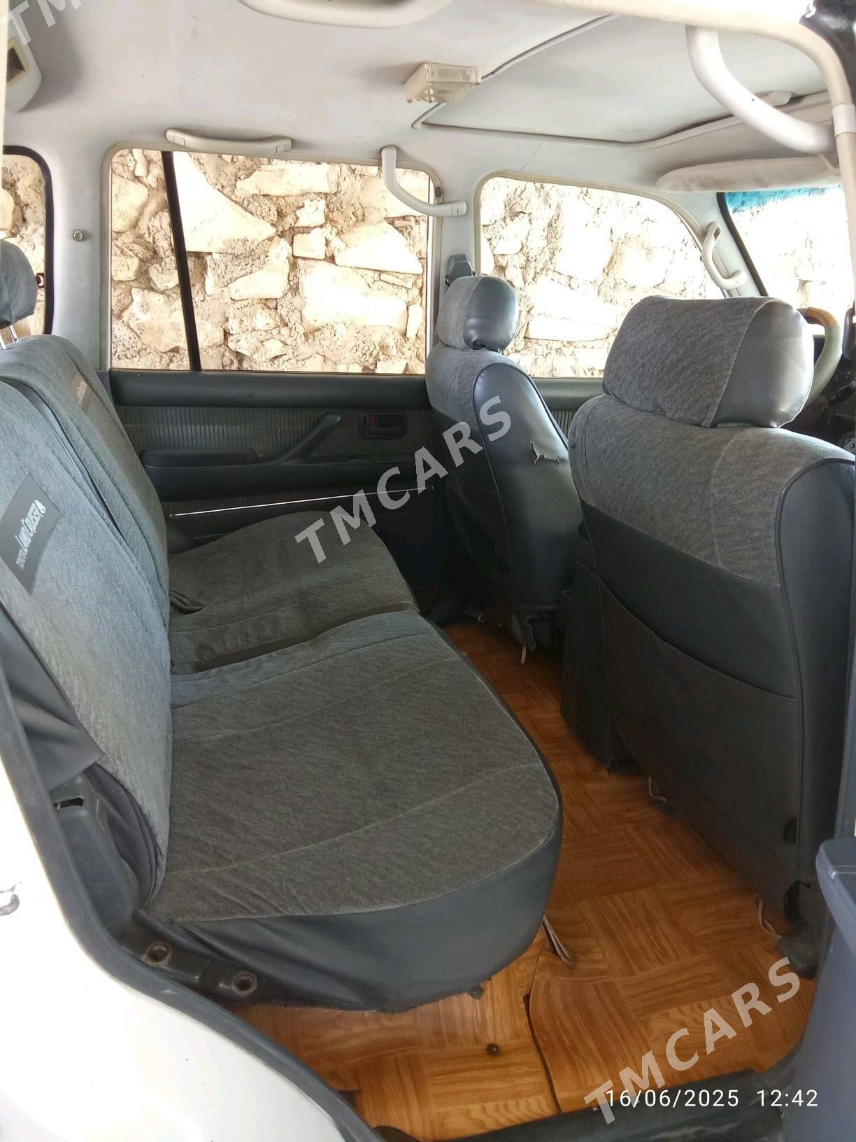 Toyota Land Cruiser 1994 - 70 000 TMT - Гумдаг - img 1