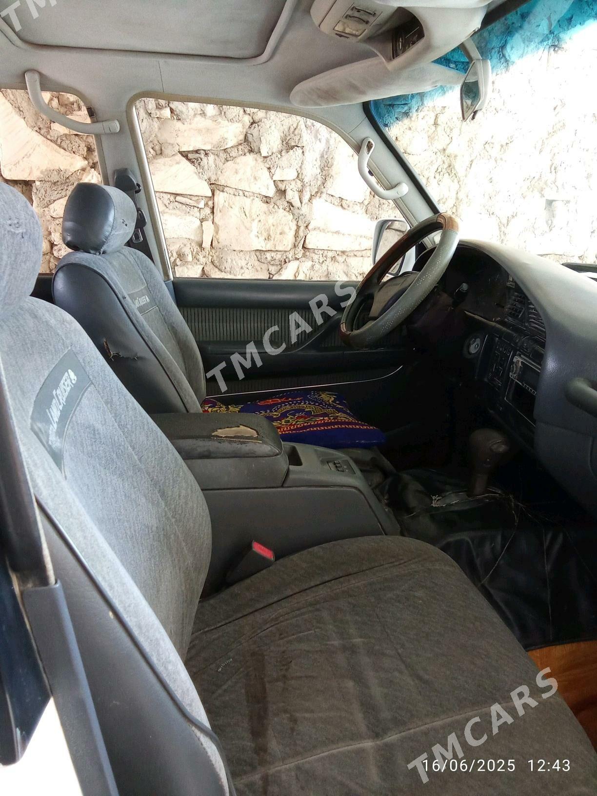 Toyota Land Cruiser 1994 - 70 000 TMT - Гумдаг - img 2