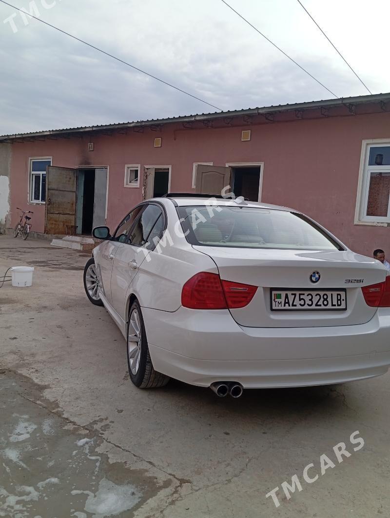 BMW F10 2011 - 180 000 TMT - Çärjew - img 6