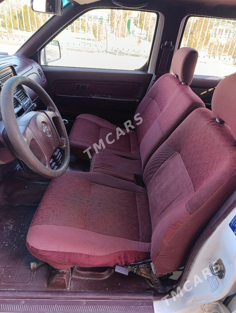 Nissan Navara 2011 - 130 000 TMT - Анев - img 4