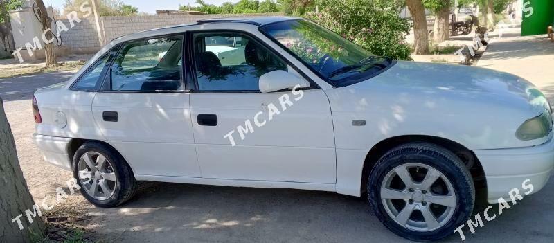 Opel Astra 1995 - 30 000 TMT - Кака - img 3