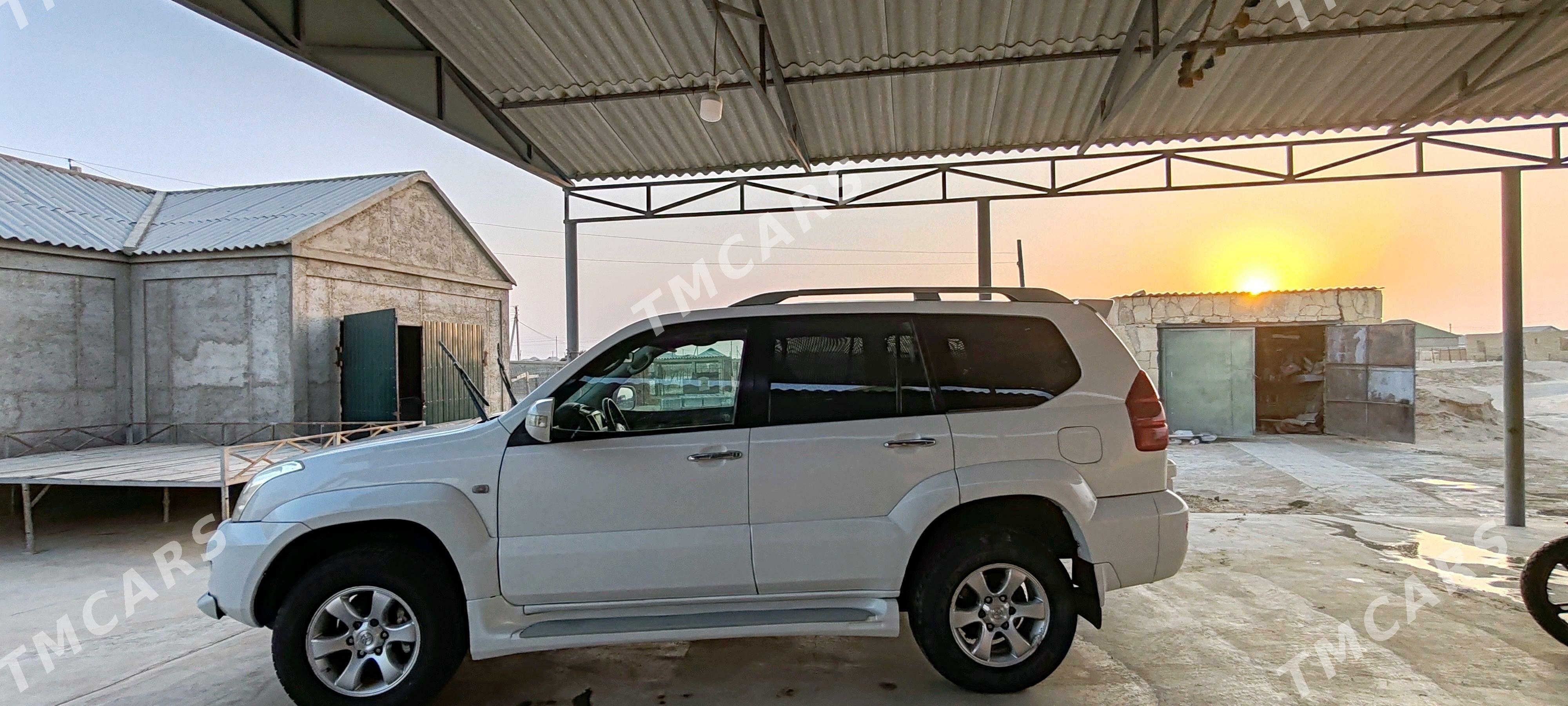 Toyota Land Cruiser Prado 2003 - 260 000 TMT - Этрек - img 3