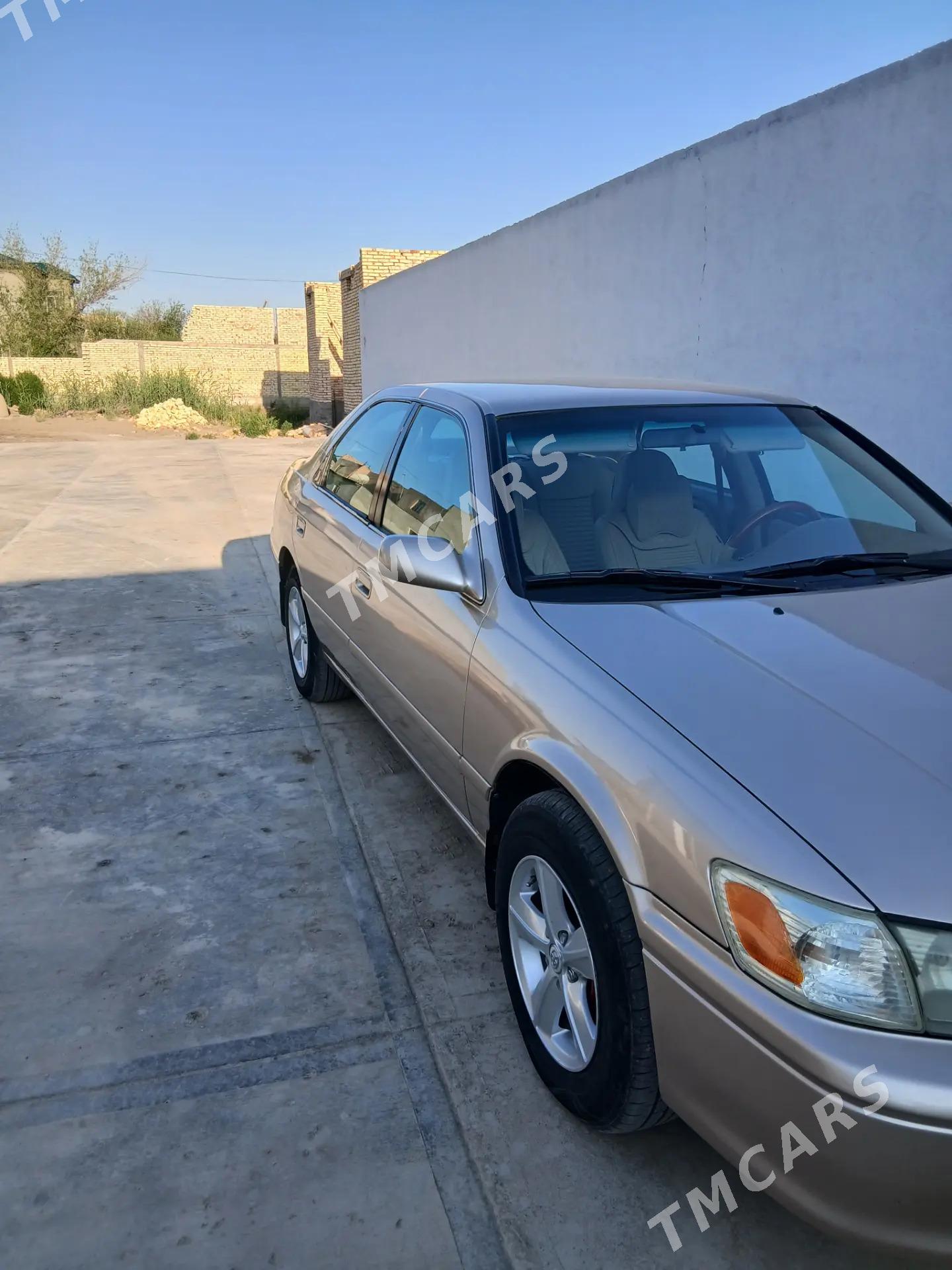Toyota Camry 2000 - 130 000 TMT - Кёнеургенч - img 4