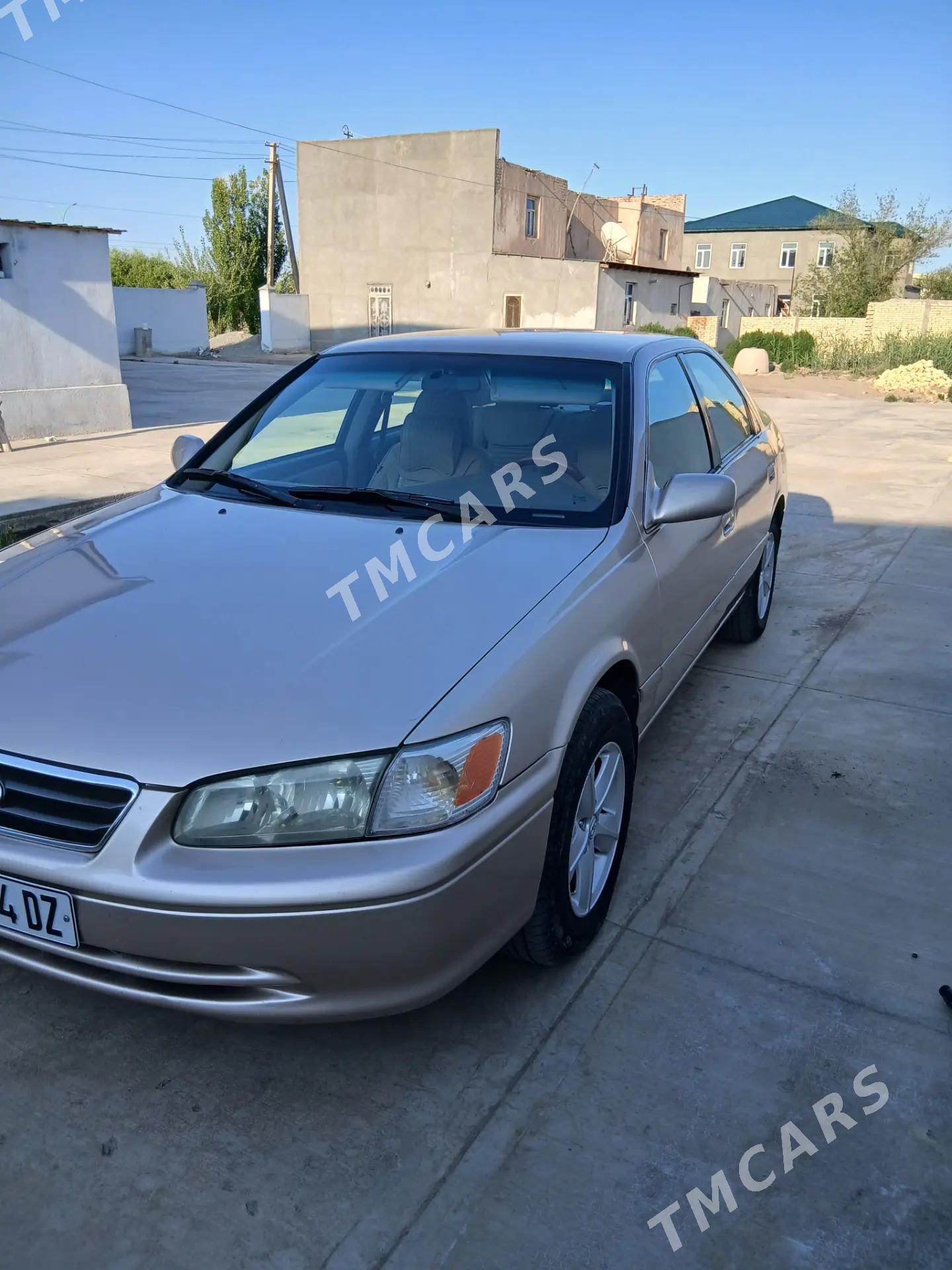 Toyota Camry 2000 - 130 000 TMT - Кёнеургенч - img 3