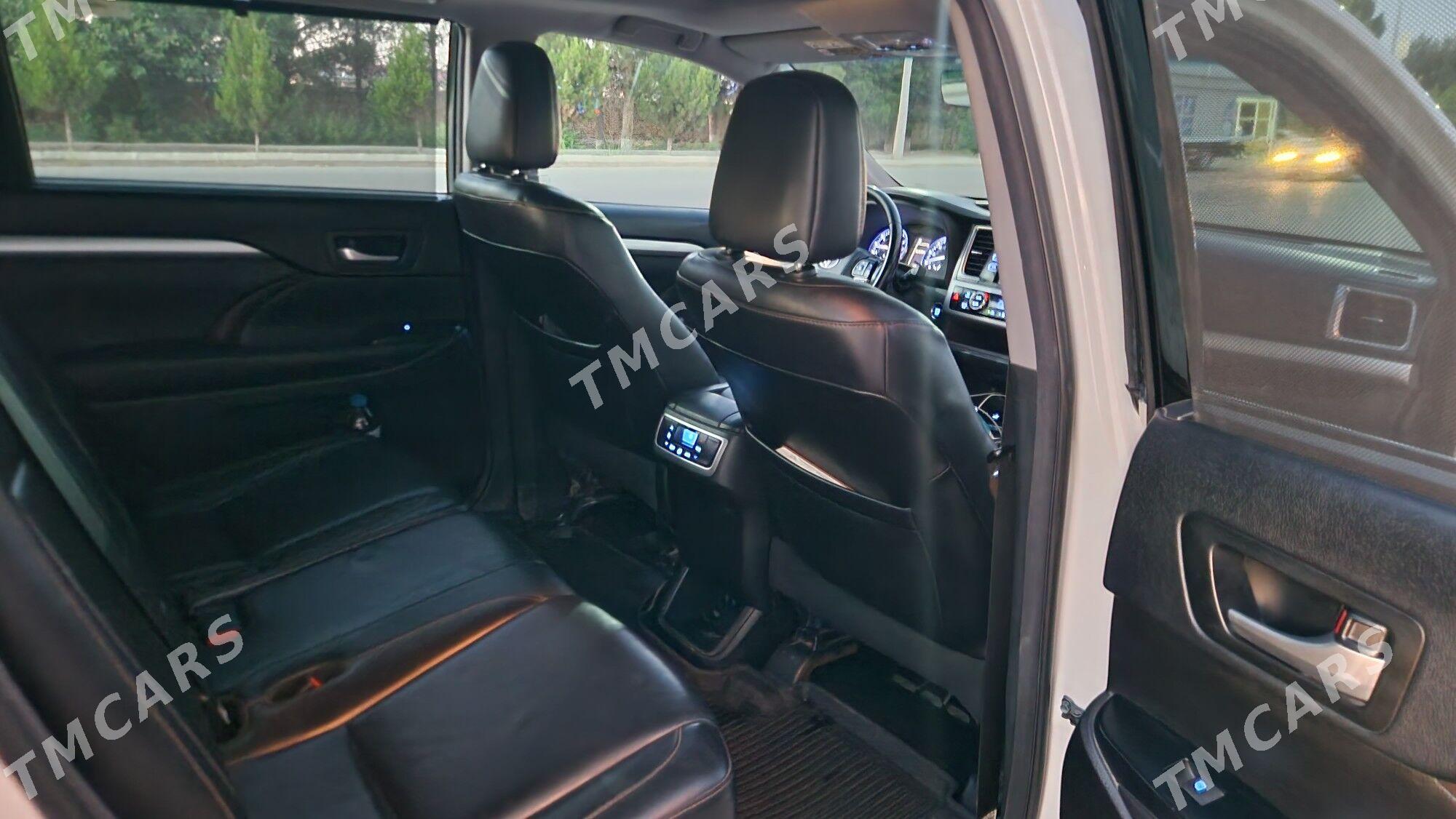 Toyota Highlander 2018 - 390 000 TMT - Мары - img 2
