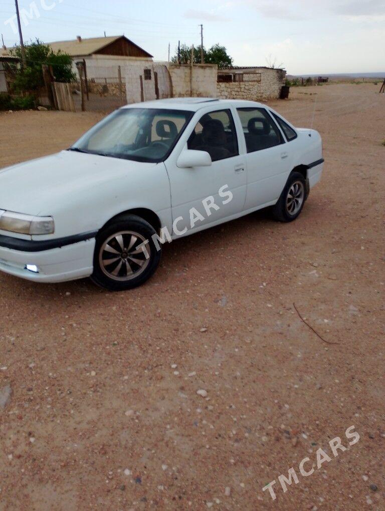 Opel Vectra 1988 - 20 000 TMT - Туркменбаши - img 4