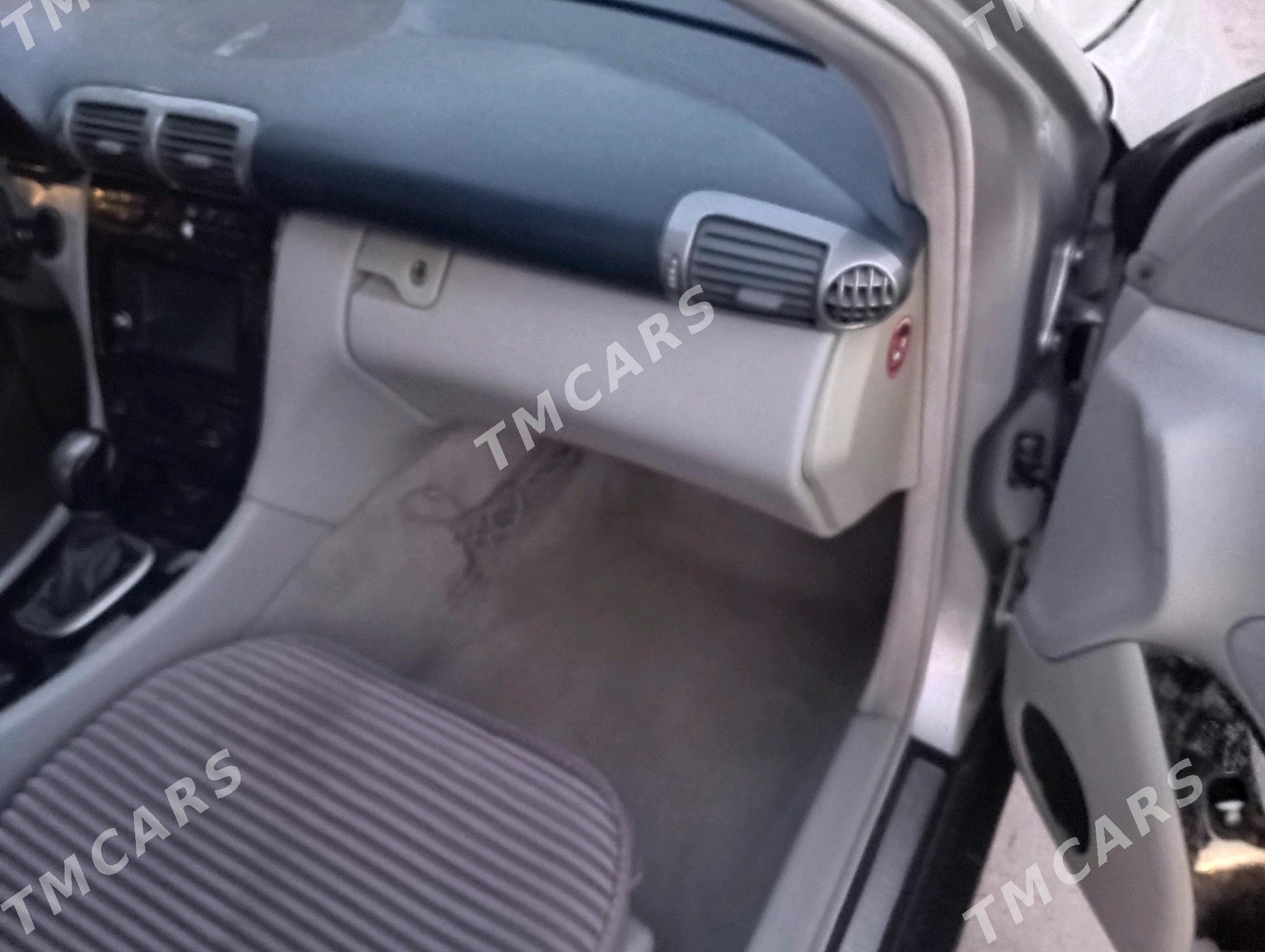 Mercedes-Benz C-Class 2001 - 75 000 TMT - Türkmenabat - img 3