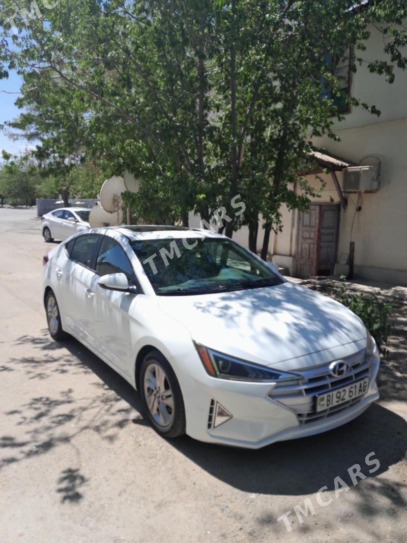 Hyundai Elantra 2019 - 240 000 TMT - 16-njy tapgyr - img 2